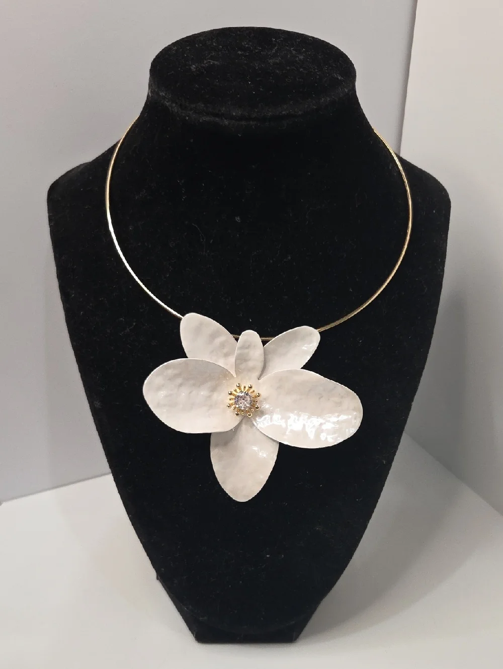 🤍▪️Piper K▪️ Cubic Zorconia Elegant White Flower Collar Choker  Orchid Necklace